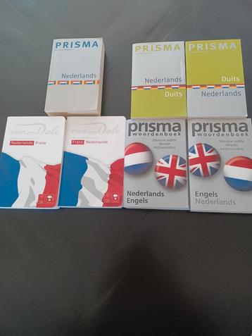 Diverse woordenboeken. Handig voor de middelbare school. beschikbaar voor biedingen