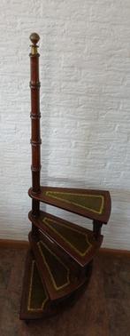 Antiek Engelse bibliotheektrap, Ophalen