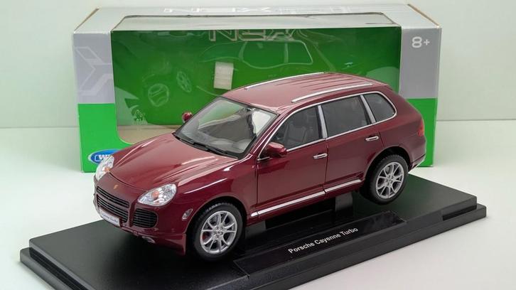 1:18 Welly NEX Porsche Cayenne Turbo rood James Bond 007, Hobby en Vrije tijd, Modelauto's | 1:18, Nieuw, Auto, Overige merken