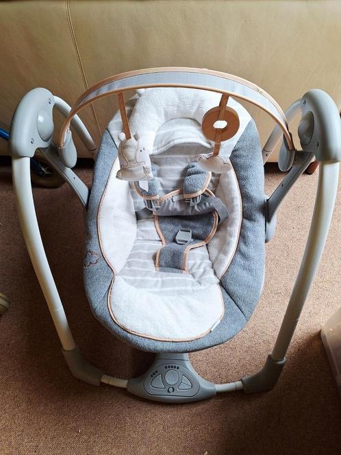 Ingenuity Schommelstoel, Kinderen en Baby's, Wipstoeltjes, Gebruikt, Schommelstoel, Overige merken, Met gordel(s) of riempje(s)
