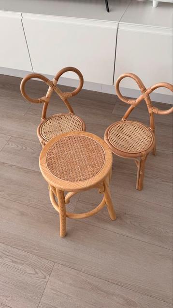 Kinderstoeltjes van rotan / hout – set van 3 beschikbaar voor biedingen