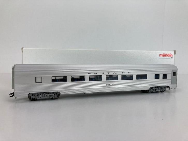 Märklin 43601 Sneltreinrijtuig Streamliner Coach - Santa Fe, Hobby en Vrije tijd, Modeltreinen | H0, Nieuw, Wagon, Wisselstroom