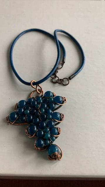 Blauwe Stenen Ketting beschikbaar voor biedingen