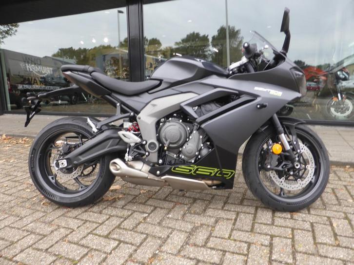 Triumph Daytona 660 NEW Daytona 660 (bj 2025), Motoren, Motoren | Triumph, Bedrijf, Naked bike, meer dan 35 kW