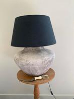 Grote landelijke Kruiklamp met Zwarte Kap, Ophalen