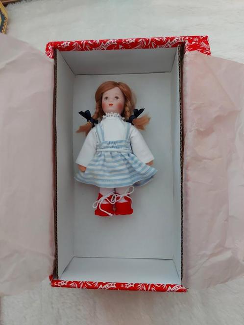 Kathe Kruse poppenhuis popje, Verzamelen, Poppen, Zo goed als nieuw, Pop, Ophalen of Verzenden