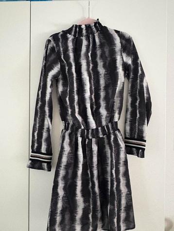 Meisjes klerenpakket mt 122-128 + schoen mt 32 beschikbaar voor biedingen