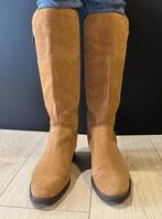 UGG woman's boots, size 37 / dameslaarzen, Ophalen, Hoge laarzen, UGG, Bruin