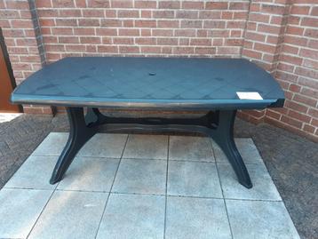 Gratis ophalen tuintafel Jardin blauw met schade. beschikbaar voor biedingen