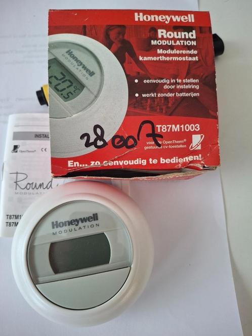 Te koop kamerthermostaat   Honeywell T87M1003, Doe-het-zelf en Verbouw, Thermostaten, Nieuw, Slimme thermostaat, Ophalen of Verzenden