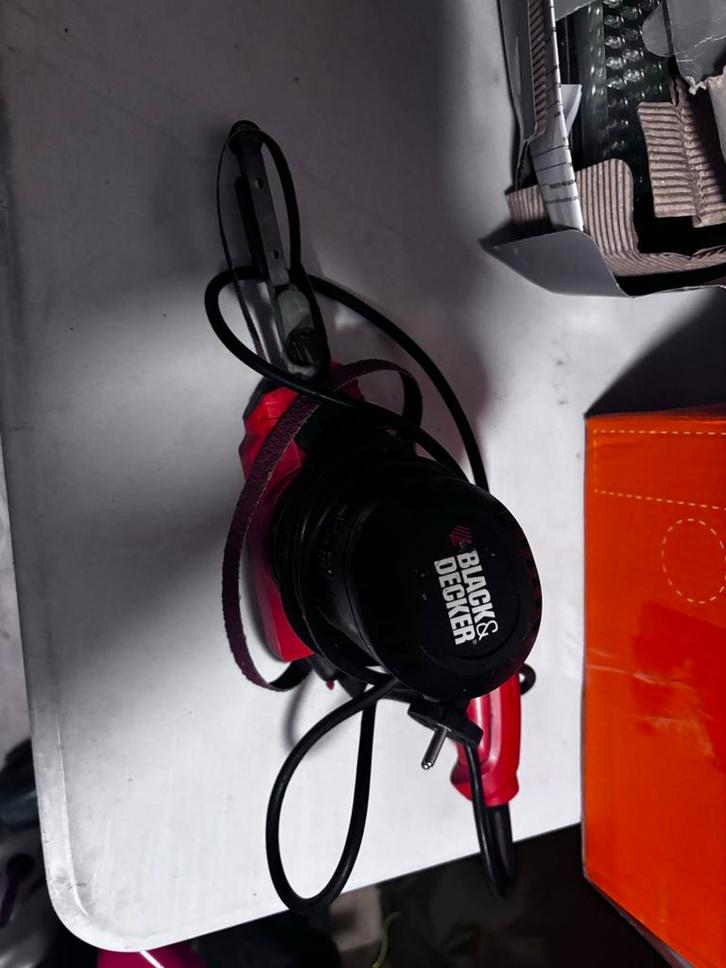 Black & Decker Bandschuurmachine, Doe-het-zelf en Verbouw, Gereedschap | Schuurmachines, Gebruikt, Bandschuurmachine, Minder dan 600 watt