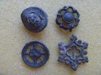 Bodemvondst A16. Bloemspeldjes.Profaan insigne. 15e eeuw, Ophalen of Verzenden
