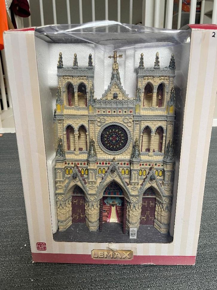 Lemax St. Patrick's Cathedral, Diversen, Kerst, Zo goed als nieuw, Ophalen of Verzenden