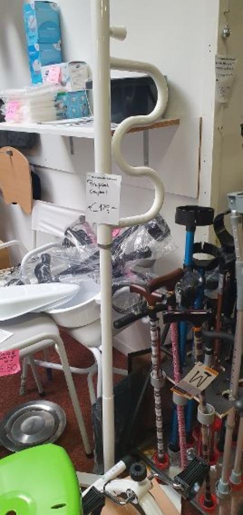 Pakpaal 3 soorten gebruikt en Wandbeugels nieuw, Diversen, Looprekken, Zo goed als nieuw, In hoogte verstelbaar, Ophalen