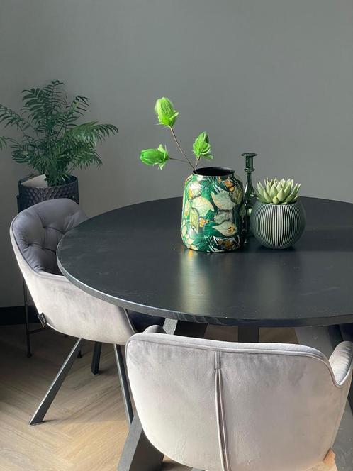 Woood ronde zwarte tafel, Huis en Inrichting, Tafels | Eettafels, Zo goed als nieuw, 100 tot 150 cm, 50 tot 100 cm, Vier personen