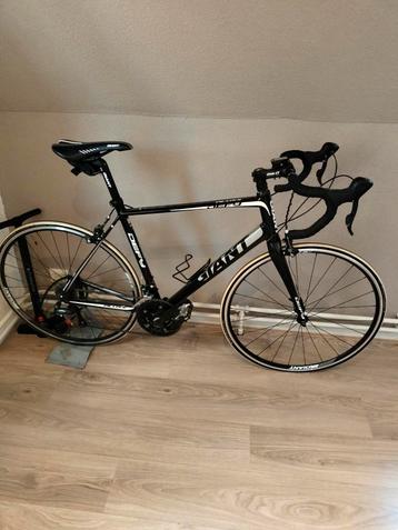 Giant Defy racefiets - Maat ML beschikbaar voor biedingen