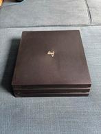 PlayStation 4 Pro met games en 2 controllers, Spelcomputers en Games, Spelcomputers | Sony PlayStation 4, Ophalen, Met 2 controllers