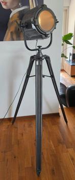 Industriële tripod vloerlamp gietijzer, Huis en Inrichting, Lampen | Vloerlampen, Ophalen, Zo goed als nieuw, 150 tot 200 cm