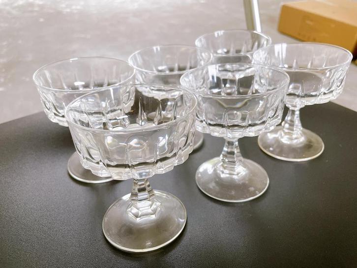 Free: Various glass cups and kitchen jars, Verzamelen, Glas en Borrelglaasjes, Zo goed als nieuw, Overige typen, Ophalen of Verzenden