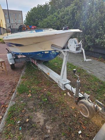 Glastron 50 PK 2 takt outboard Incl. trailer beschikbaar voor biedingen