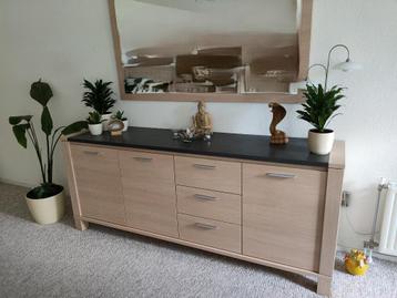 Dressoir + spiegel, tv meubel en bureau beschikbaar voor biedingen