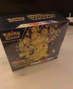 Surging sparks etb, Hobby en Vrije tijd, Verzamelkaartspellen | Yu-gi-Oh!, Ophalen of Verzenden, Zo goed als nieuw, Boosterbox