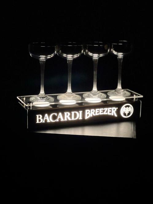 Originele Bacardi bottle light bar, flessenverlichting, Verzamelen, Merken en Reclamevoorwerpen, Zo goed als nieuw, Lichtbak of (neon) lamp