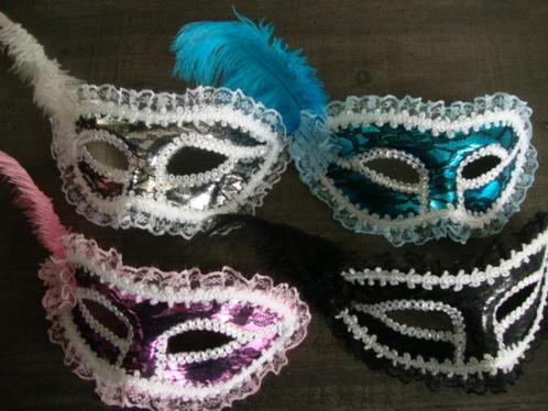 4 Venetiaanse Maskers in uitstekende staat, Hobby en Vrije tijd, Kostuums, Theaterbenodigdheden en LARP, Zo goed als nieuw, Overige typen