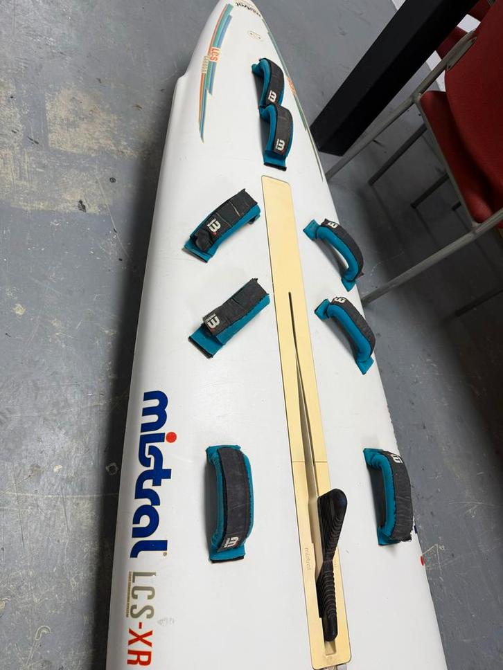 Surfplank Mistral LCS-XR - Mooie Staat!, Watersport en Boten, Windsurfen, Zo goed als nieuw, Plank, 300 cm of meer, Met vin(nen)