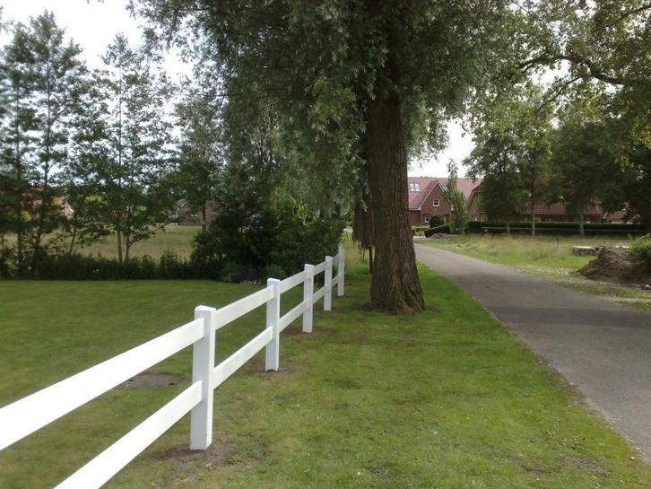 PVC onderhoudsvrij tuinhekwerk. Outlet: 160 meter 1-planks, Tuin en Terras, Tuinhekken en Hekwerk, Nieuw, Tuinhek, Kunststof, Met poort