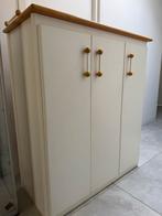 Witte Kast met Houten Details, Huis en Inrichting, Kasten | Kledingkasten, Ophalen, Gebruikt, 100 tot 150 cm, 50 tot 100 cm