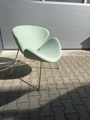Artifort Orange Slice F437B kleur mintgroen, Pierre Paulin beschikbaar voor biedingen