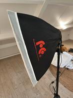 Falcon Eyes Softbox + Statief, Ophalen, Gebruikt, Lamp of Flitsset