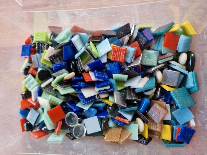 Mozaïek mix kleurenmix 2.5 kilo glasmozaiek nuggets, Hobby en Vrije tijd, Knutselen, Nieuw, Materiaal, Ophalen of Verzenden