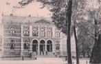 Tiel - Rechtsgebouw met mensen op trap (1910), Ophalen of Verzenden, Voor 1920, Gelopen, Gelderland