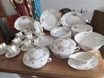 12 persoons eet+koffier servies P REGOUT serie pioenroos, Antiek en Kunst, Antiek | Servies compleet, Ophalen