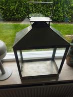 Windlicht van metaal en glas.
53hoogx38breedx22diep (cm), Overige kleuren, 50 tot 75 cm, Ophalen of Verzenden, Zo goed als nieuw