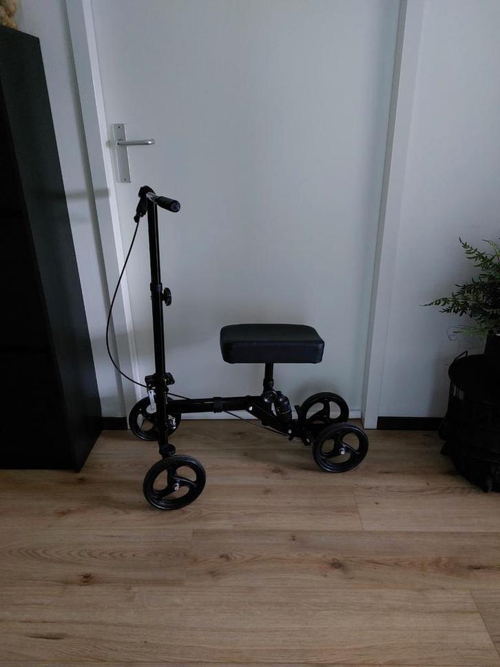 Kniestep ipv krukken, Diversen, Rollators, Ophalen