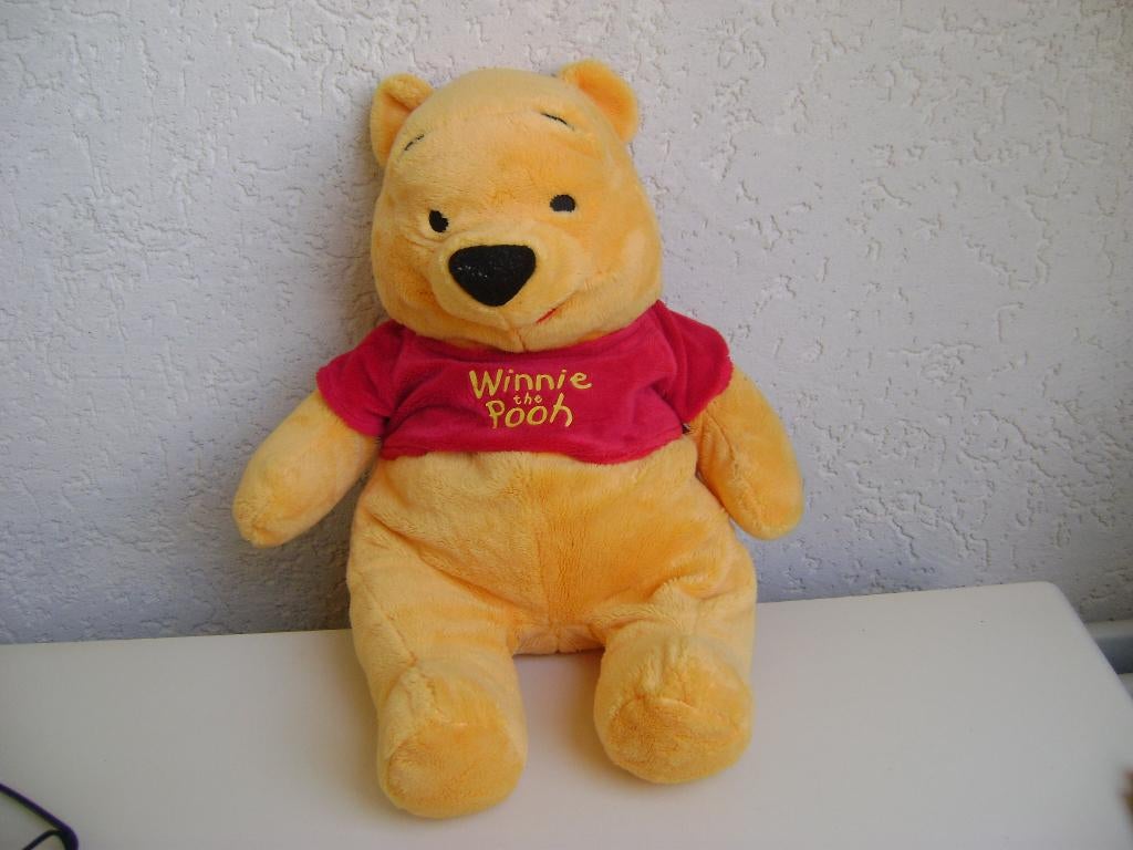 grote winnie the pooh van disney van 42cm groot rood shirt, Verzamelen, Disney, Ophalen of Verzenden, Winnie de Poeh of vrienden
