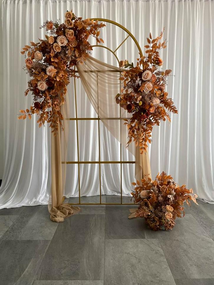 TE HUUR: backdrop beige bruin goud, Hobby en Vrije tijd, Feestartikelen | Verhuur, Zo goed als nieuw, Ophalen
