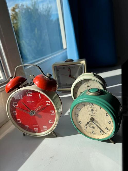 Lot van 4 vintage wekkers. Diehl Junghans, Witgoed en Apparatuur, Wekkers, Gebruikt, Analoog, Ophalen of Verzenden