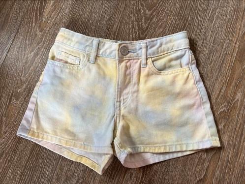 H&M korte broek in tie dye motief maat 134  zgan, Kinderen en Baby's, Kinderkleding | Maat 134, Zo goed als nieuw, Meisje, Broek