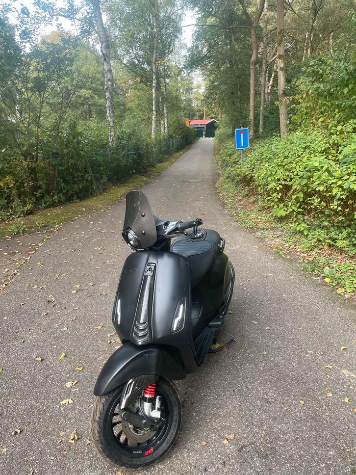Vespa Sprint 2022 zeer mooie, Fietsen en Brommers, Scooters | Vespa, Zo goed als nieuw, Vespa S, Maximaal 25 km/u, Benzine, Ophalen