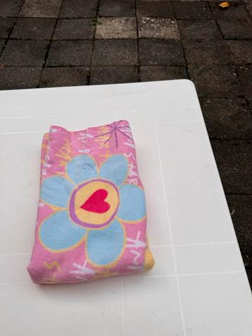 Handdoek met bloemenprint beschikbaar voor biedingen