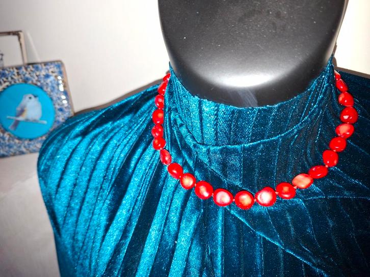 Vintage Bloedkoraal Collier,  onbewerkte kralen €99, Sieraden, Tassen en Uiterlijk, Kettingen, Gebruikt, Steen of Mineraal, Rood