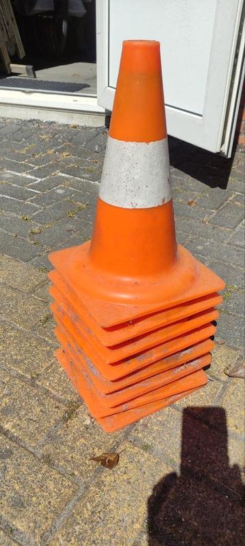Verkeers Pionnen afzet kegels 35cm hoog beschikbaar voor biedingen
