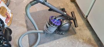 Dyson DC37 werkt prima beschikbaar voor biedingen