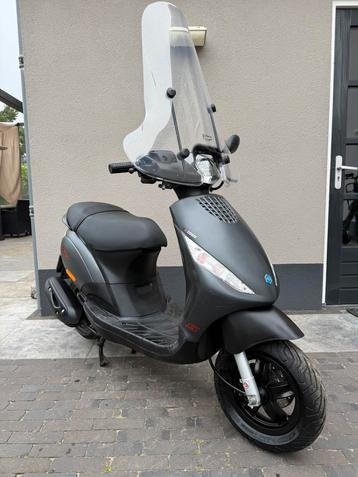 ⭐️Piaggio zip 4t 50cc Snor helemaal origineel 10000km⭐️ beschikbaar voor biedingen