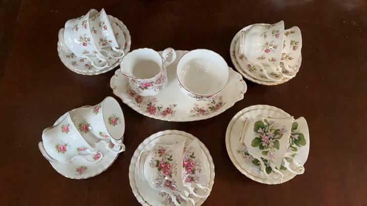 Thee of koffie servies royal albert, Antiek en Kunst, Antiek | Servies compleet, Ophalen of Verzenden