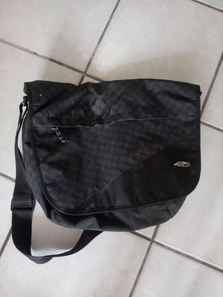 schoudertas/laptoptas merk: Vans off the wall. skateboards, Sieraden, Tassen en Uiterlijk, Tassen | Schoudertassen, Nieuw, Overige merken